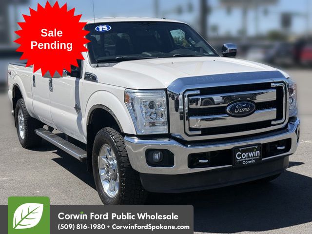  2015 Ford F-350 Super Duty Lariat Crew Cab 4WD   