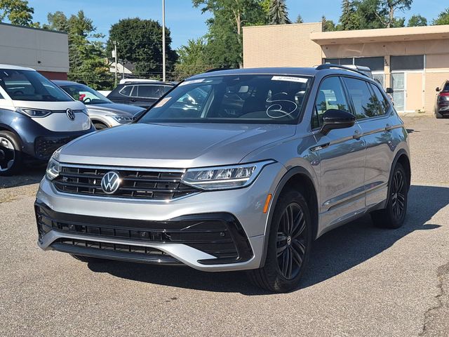 2022 Volkswagen Tiguan 2.0T SE R-Line Black