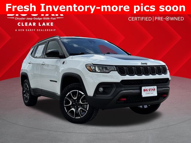 2025 Jeep Compass Trailhawk White at Legacy Ford