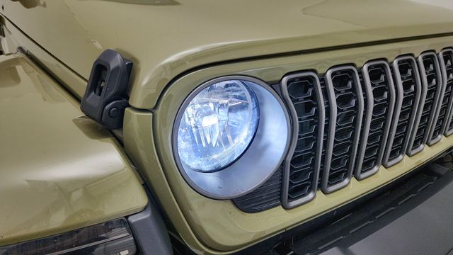 2025 Jeep Gladiator Nighthawk - 9