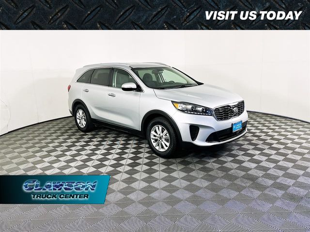 2019 Kia Sorento LX AT's photo