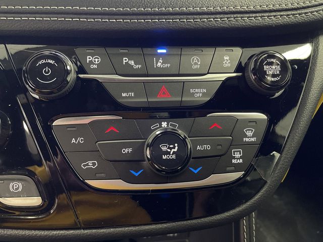 2025 Chrysler Pacifica Limited photo
