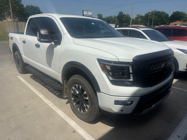 2023 Nissan Titan PRO-4X Crew Cab 4WD