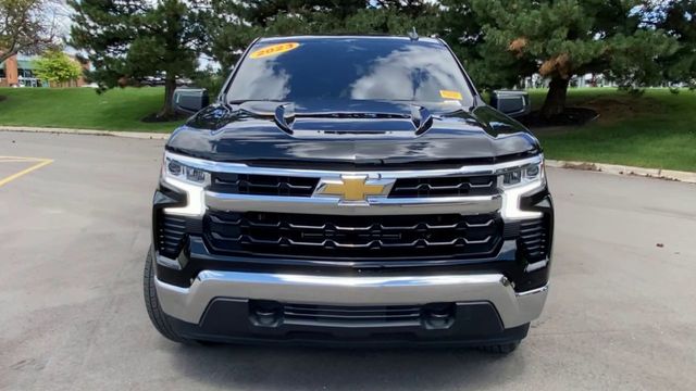 2023 Chevrolet Silverado 1500 LT 3