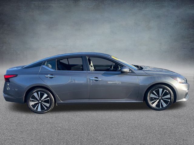 2022 Nissan Altima 2.5 SV 3