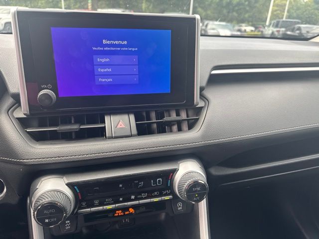 2024 Toyota RAV4 XLE - Photo 12