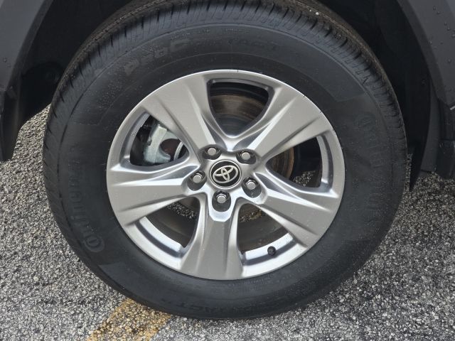 2023 Toyota RAV4 XLE:B02167