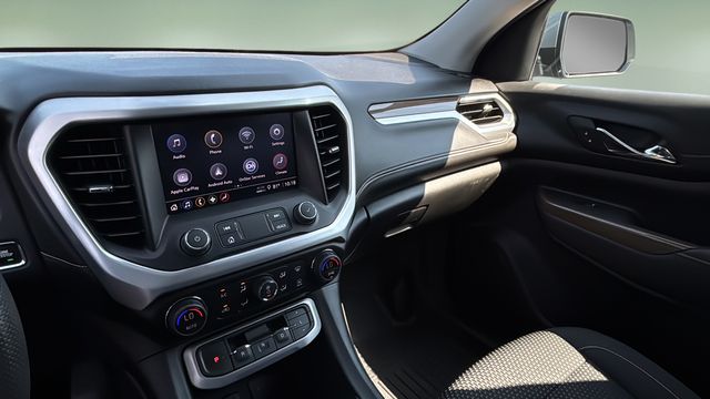 Used 2023 Silver GMC SLE image 23