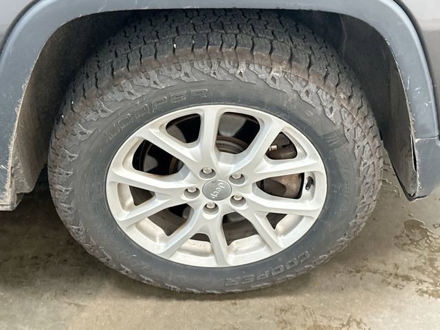 2016 Jeep Cherokee Latitude Gray at Subaru and VW of Moon Township