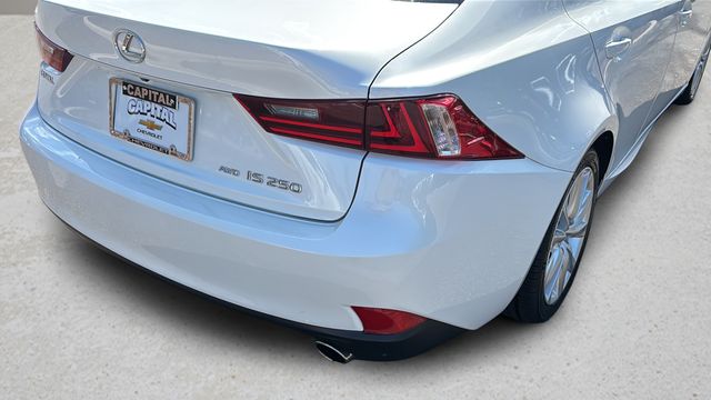Used 2014  Lexus 250 image 40
