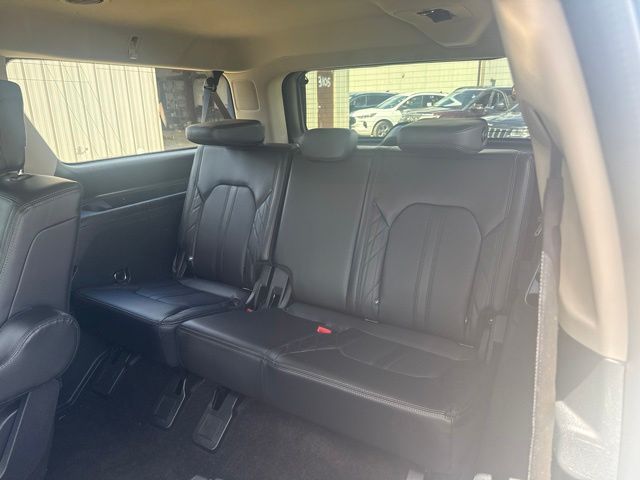 2020 White Ford Expedition Max Platinum 4X4 SUV