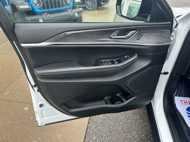 2023 Jeep Grand Cherokee Limited - Bright White Clearcoat exterior view 12