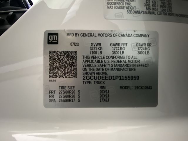 Used 2023 White Chevrolet RST image 27