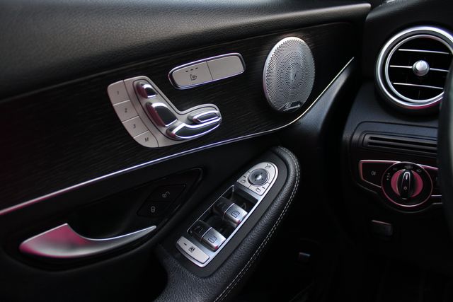 Used 2020 White Mercedes-Benz GLC 300 image 13