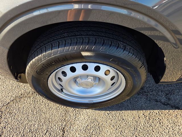 New 2026 Gray Ford XL image 10