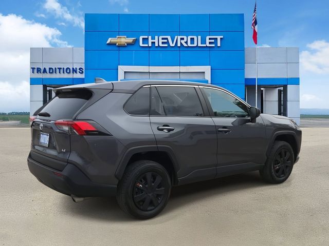 2022 Toyota RAV4 LE - 8