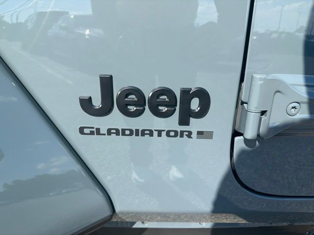2026 Jeep Gladiator Sahara 4x4