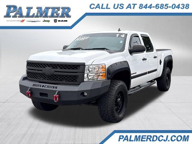 Summit White 2014 Chevrolet Silverado 2500HD Pickup Truck Four-Wheel Drive 6-Speed Automatic