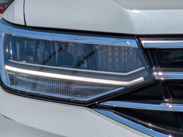 2023 Volkswagen Tiguan 2.0T SE - 9