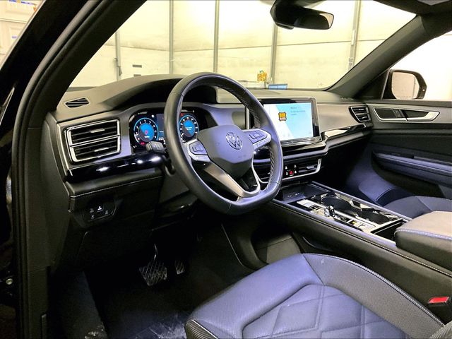 2024 Volkswagen Atlas Cross Sport 2.0T SE w/Technology Black at Grove City Ford