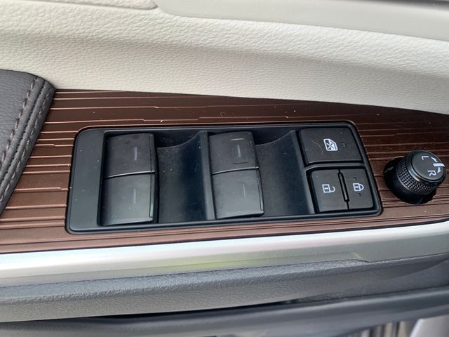 Used 2024 Toyota Sienna Van