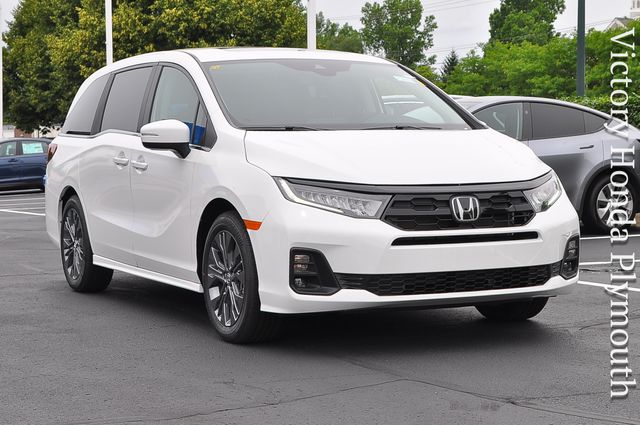 Platinum White Pearl 2026 Honda Odyssey Minivan Front-Wheel Drive Automatic