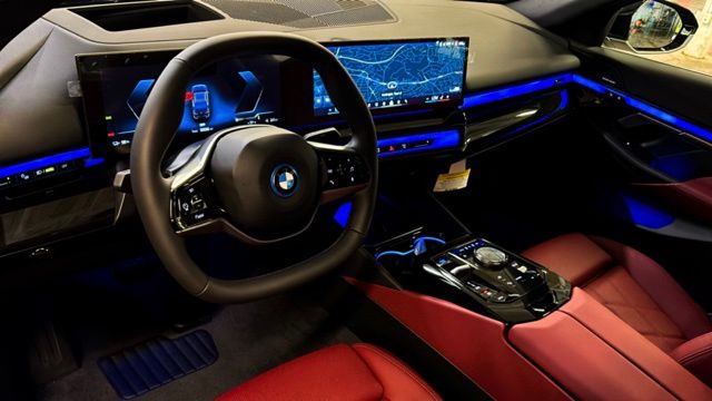 2025 BMW i5 xDrive40 10