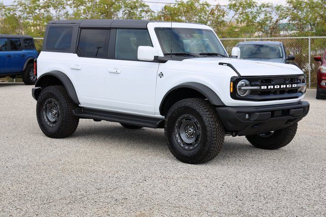 2025 Ford Bronco Outer Banks - 0
