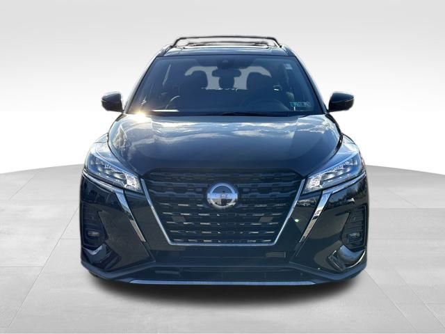 2024 Nissan Kicks SR 8