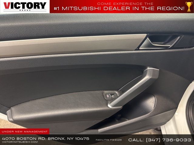 2022 Volkswagen Passat 2.0T SE photo