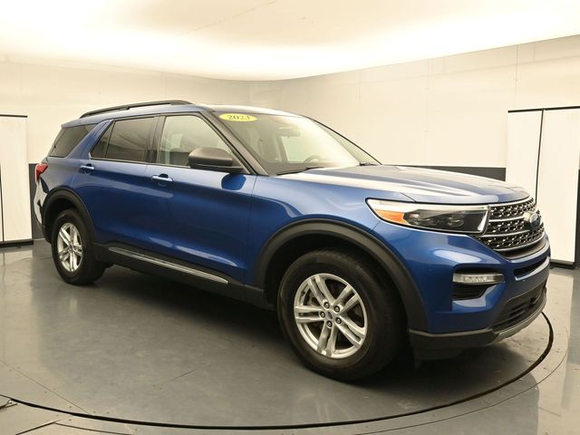 Used 2023 Blue Ford XLT image 2