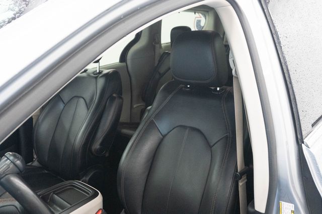 Used 2020 Chrysler Pacifica Van