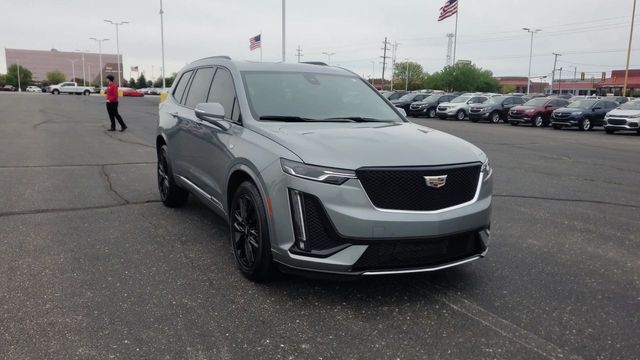 2023 Cadillac XT6 Sport 2