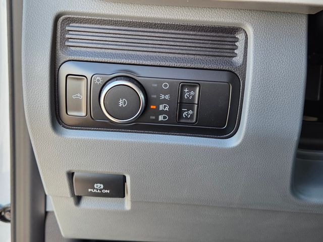 New 2026 Ford Super Duty F-350 Chassis Crew Cab XL