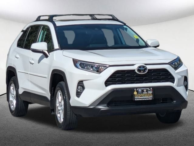 2021 Toyota RAV4 XLE 2