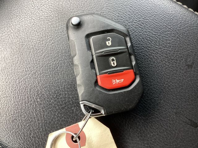 Used Car 2023 Jeep Gladiator  Overland For Sale Under $35,000 In San Antonio, Texas