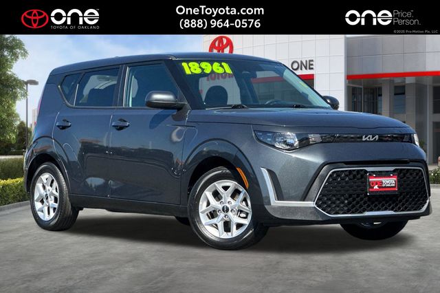 Gravity Gray 2025 Kia Soul SUV / Crossover Front-Wheel Drive Continuously Variable Transmission