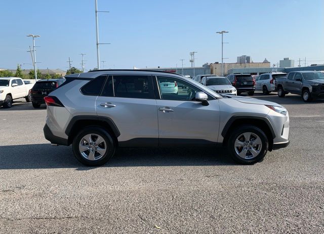2024 Toyota RAV4 XLE photo 2