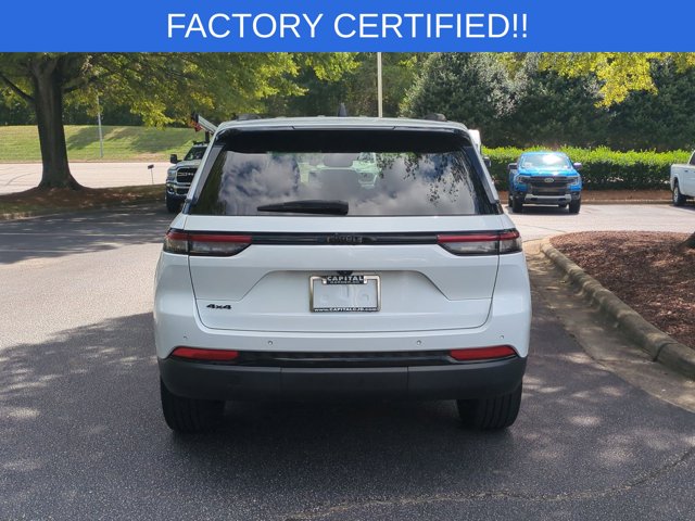 Used 2022 White Jeep Altitude image 4