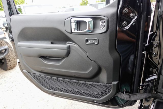 new 2025 Jeep Gladiator car, priced at $43,625