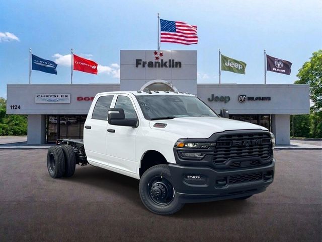 Bright White Clearcoat 2026 RAM 3500 Chassis Pickup Truck Four-Wheel Drive 8-Speed Automatic