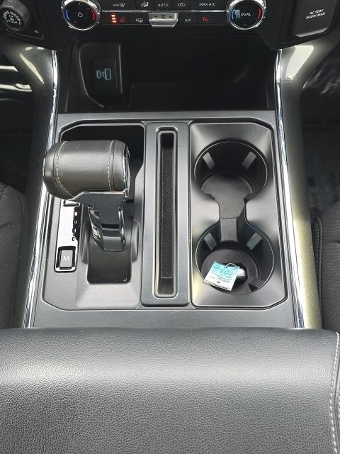 2022 Ford F-150 XLT:B02121