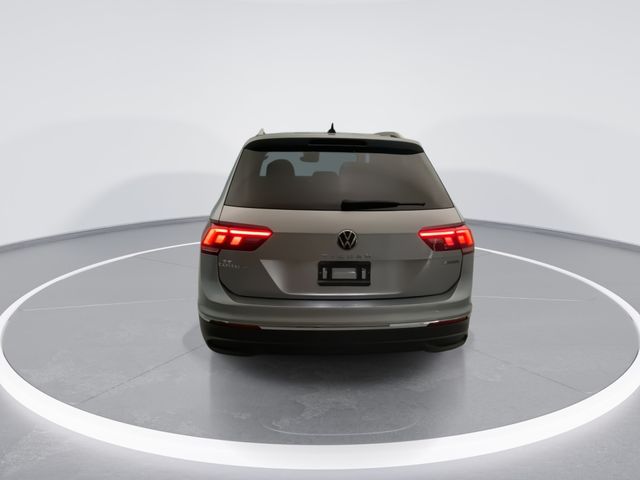 Used 2022 Gray Volkswagen 2.0T SE image 5