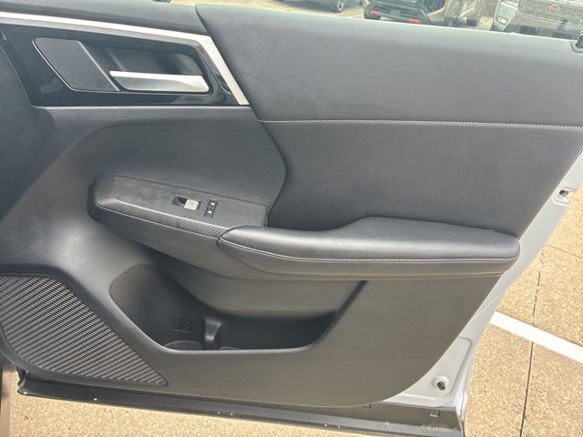 2024 Mitsubishi Outlander SE  at Royal Nissan