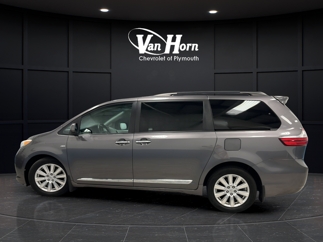 Used 2017 Predawn Gray Mica Toyota XLE image 4
