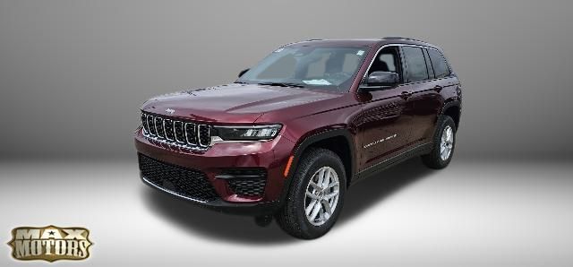 2024 Jeep Grand Cherokee Laredo 3