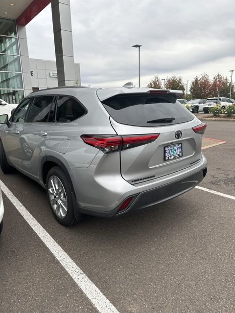 2023 Toyota Highlander Limited 11