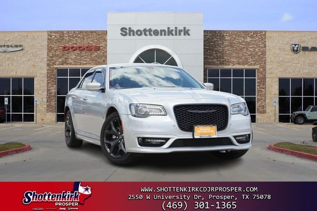 Silver Mist Clearcoat 2022 Chrysler 300 Touring L RWD Sedan Rear-Wheel Drive 8-Speed Automatic