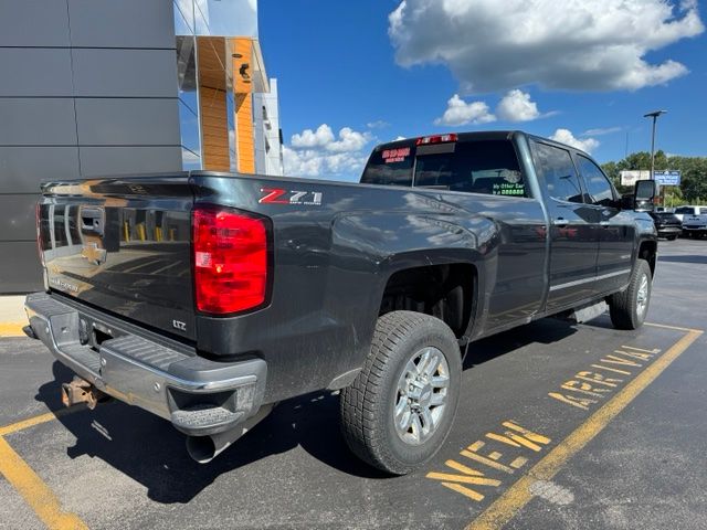 Used 2018 Graphite Metallic Chevrolet LTZ image 5