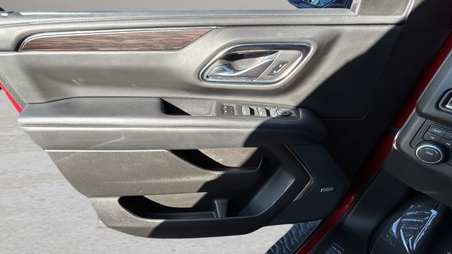Used 2022 Red Chevrolet Z71 image 17